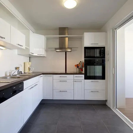 Apartment T4 Avec Garage Proche Plage Et Commerces - Fr-1-92-590 *