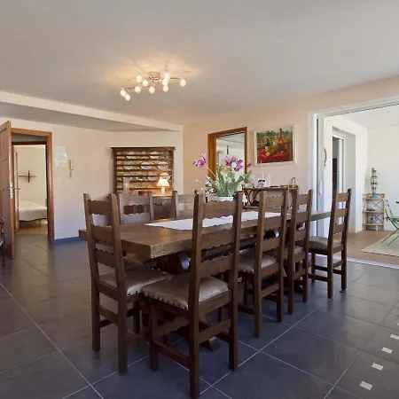 Apartman 3 Proche De La Avec Garage - Fr-1-92-590 *